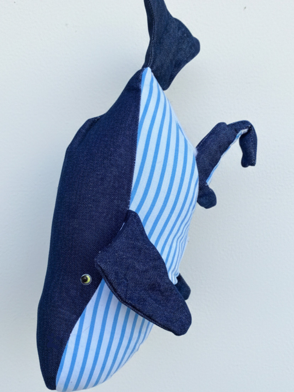 Peluche Ballena azul “M” + Ballenato trasportable  3