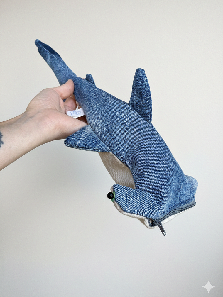 Estuche Tiburón martillo 1