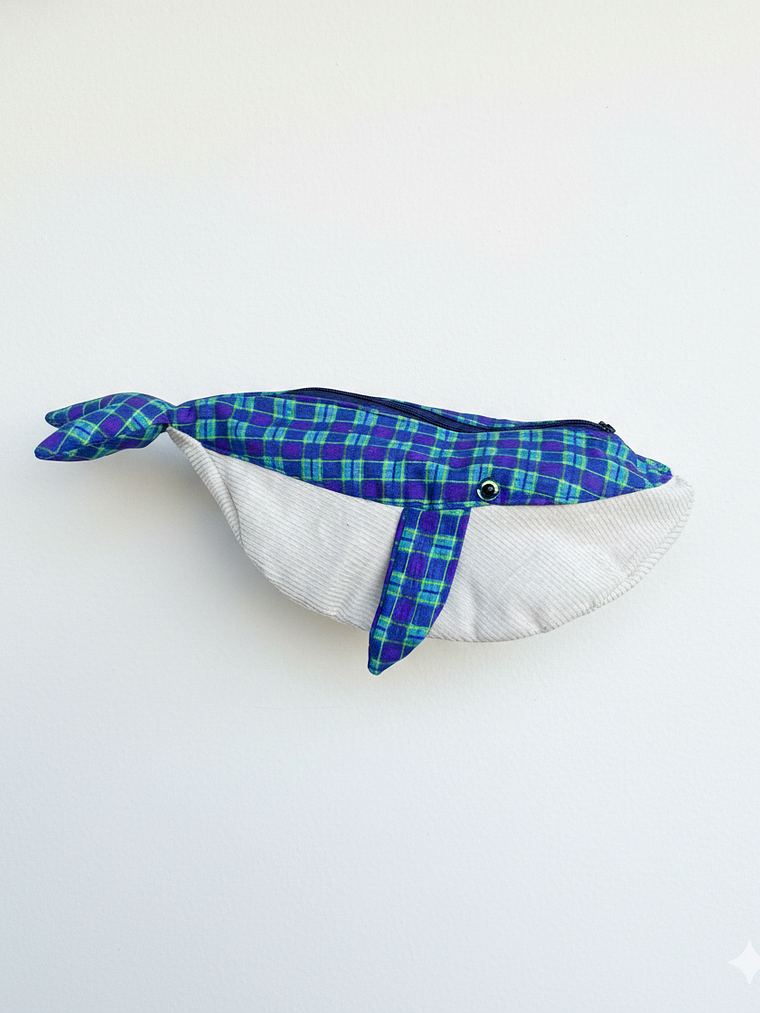 Estuche ballena azul “m” 1