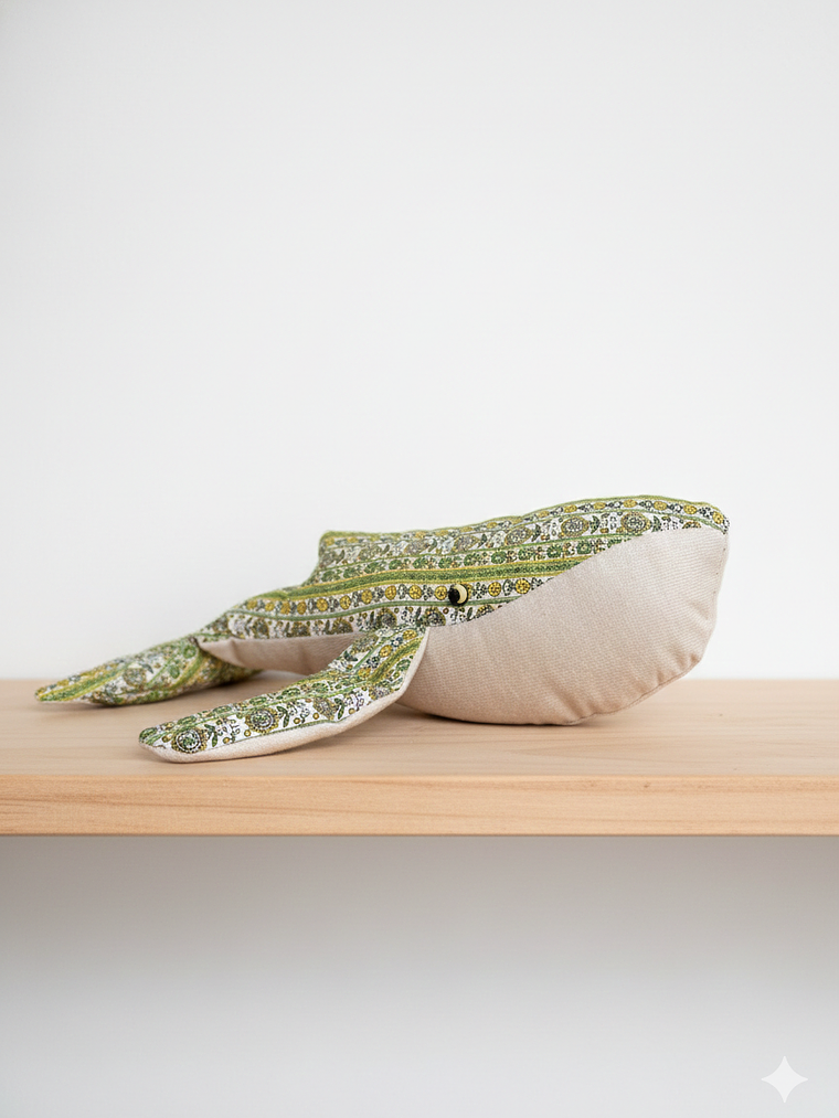 Peluche Ballena azul “S”- verde estampado  1