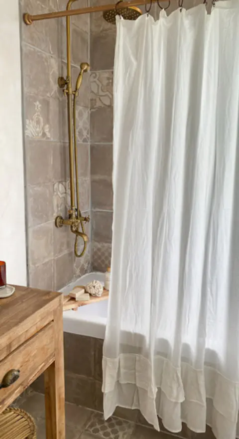 CORTINA VUELOS BAÑO