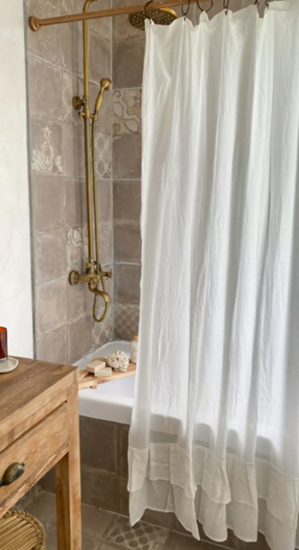 CORTINA VUELOS BAÑO 1