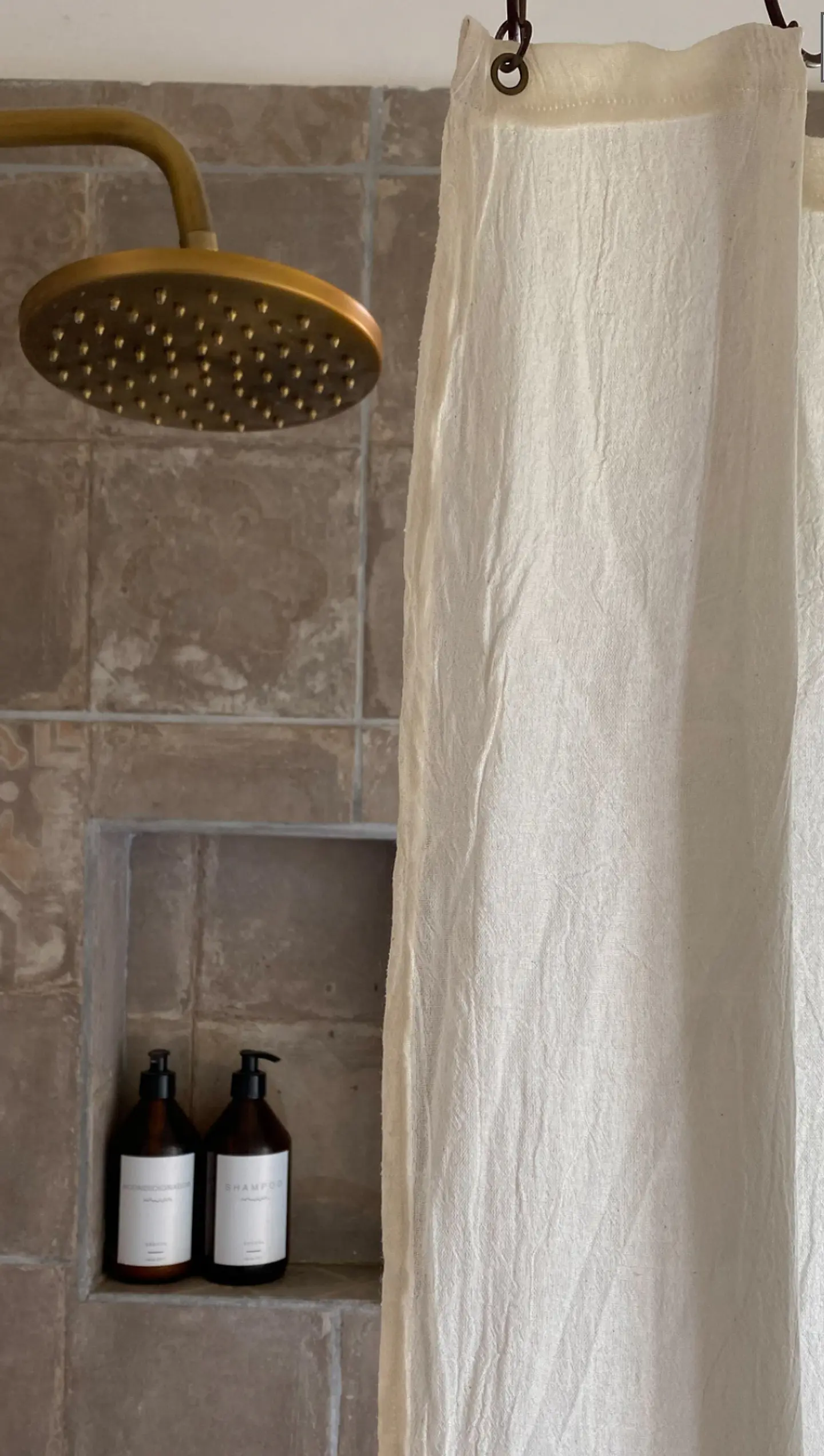 CORTINA VUELOS BAÑO 3