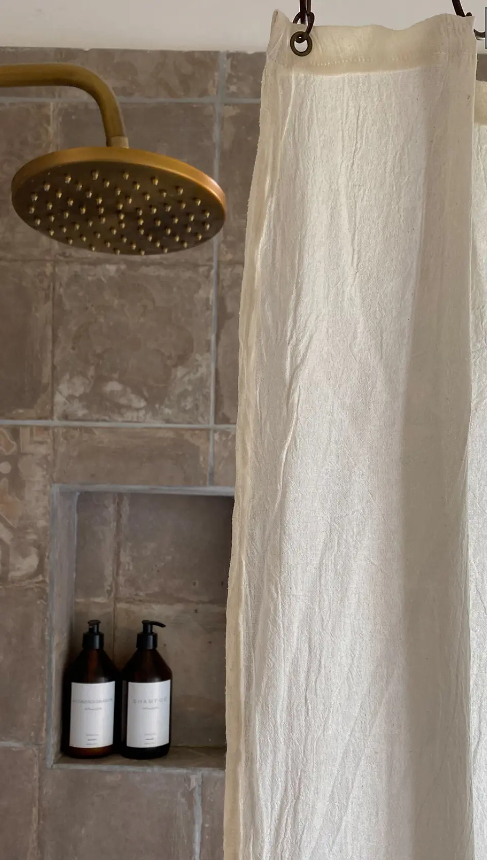 CORTINA VUELOS BAÑO 3