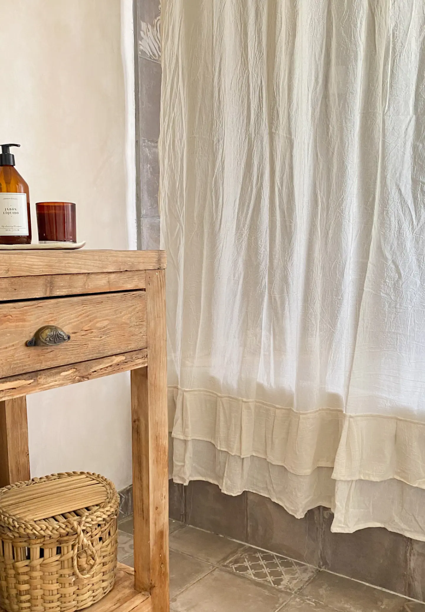 CORTINA VUELOS BAÑO 4