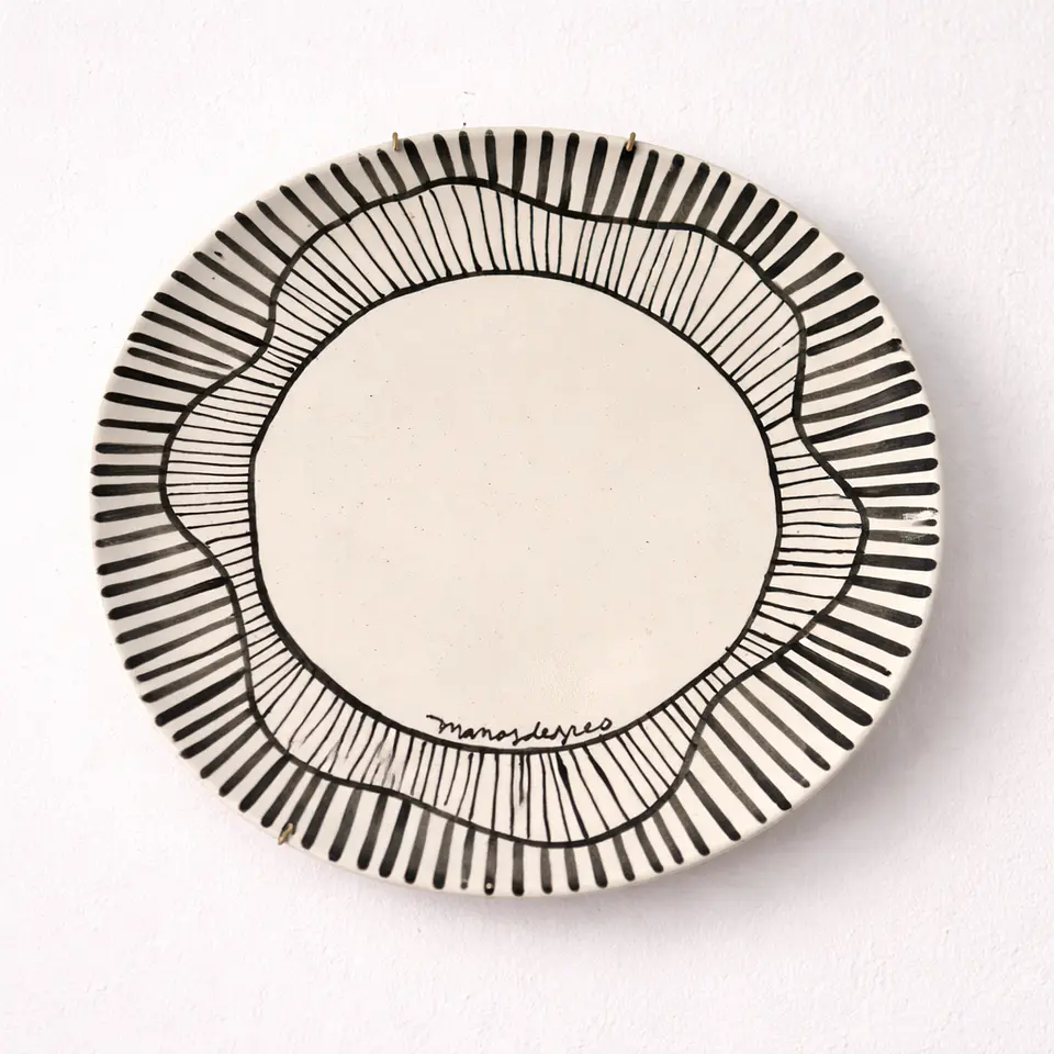 Platos Rayas B&W 1