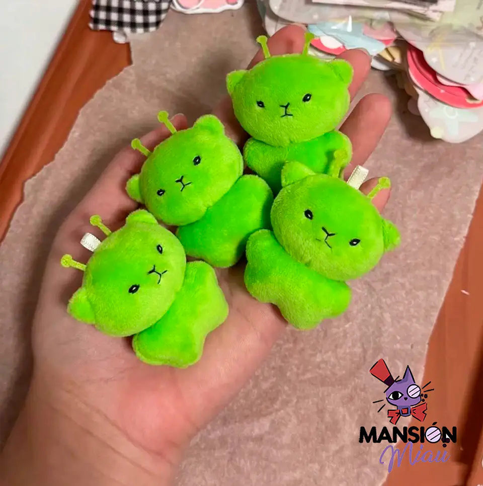 LLAVERO BAG CHARM GATO ALIEN 3