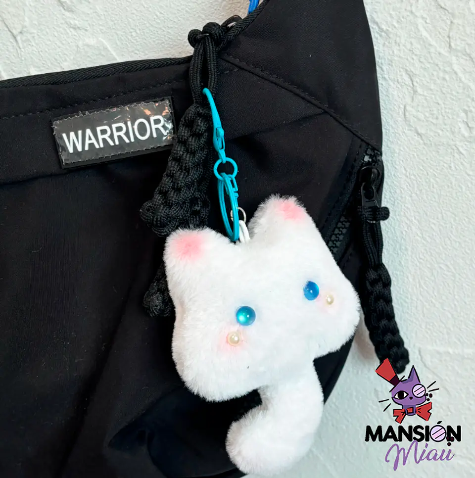 LLAVERO BAG CHARM GATITO BLANCO OJOS DE COLORES 3