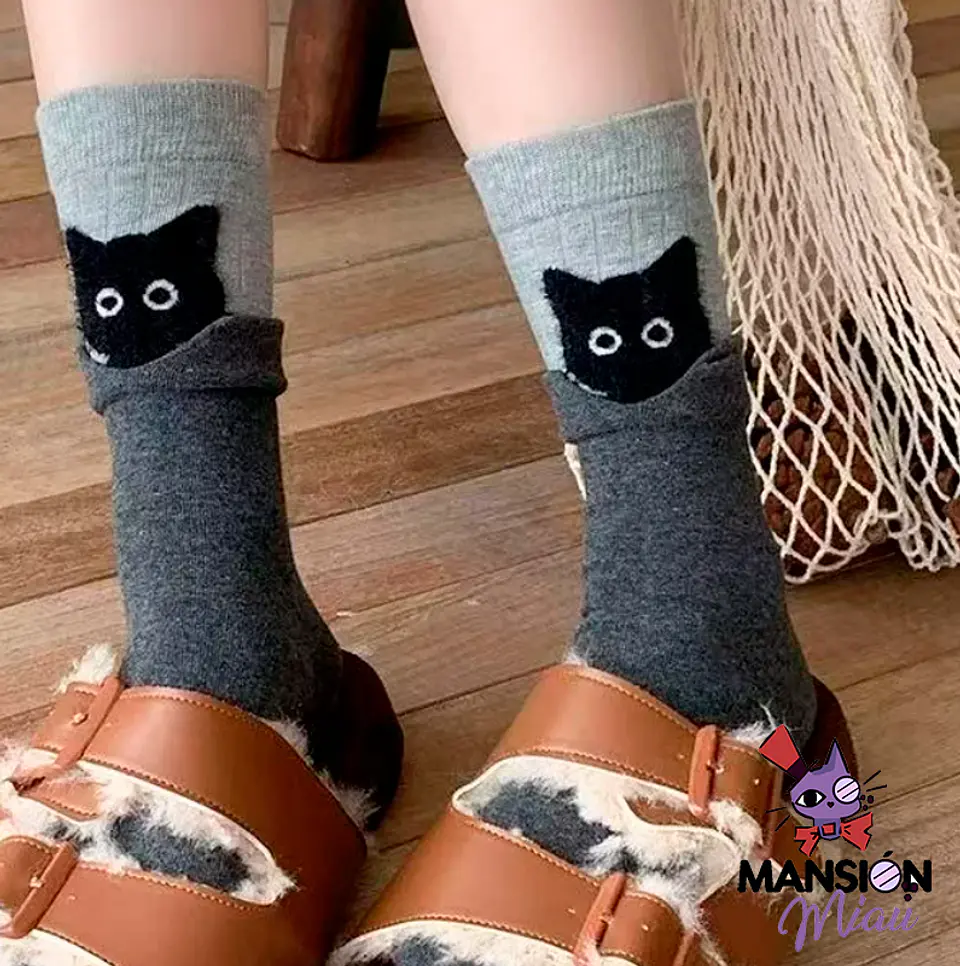 CALCETINES CABEZA DE GATITO NEGRO ASOMADO 3