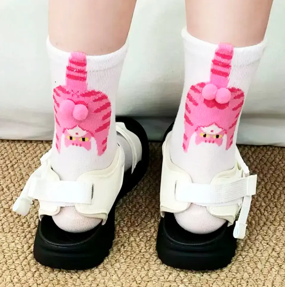 CALCETINES GATITO CON BOLITAS 3