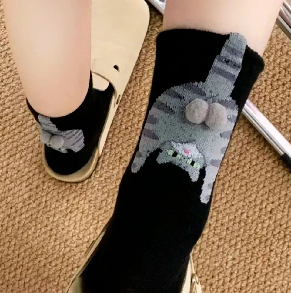 CALCETINES GATITO CON BOLITAS 5