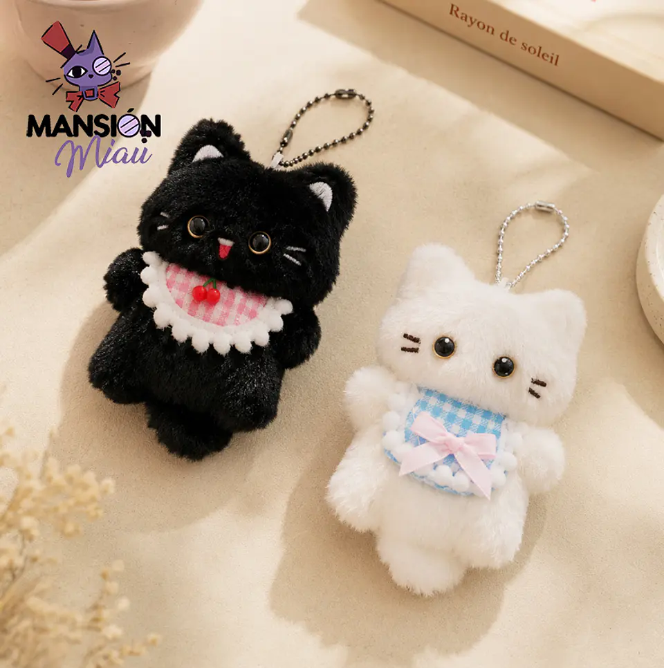 BAG CHARM GATITO CON BABERO  1