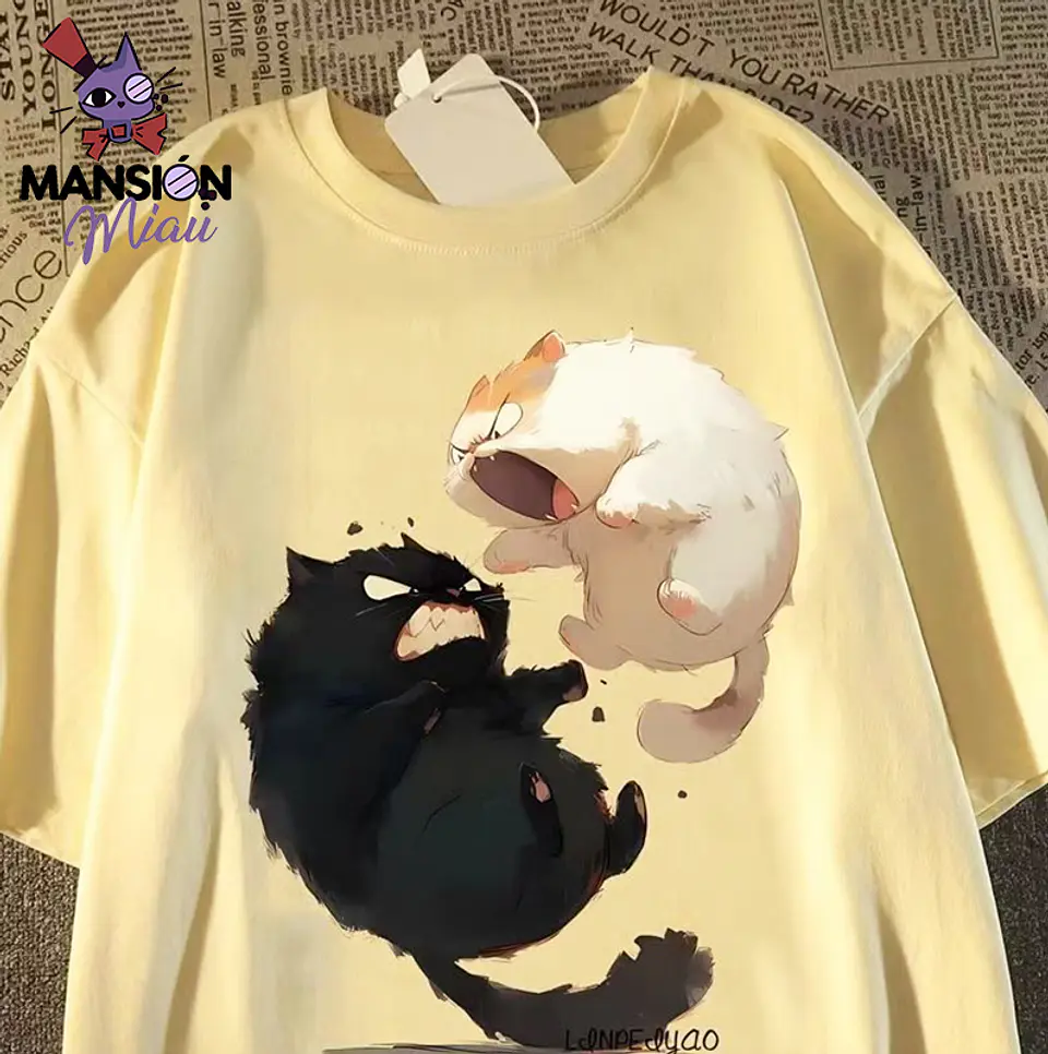 POLERA GATOS PELEANDO  4
