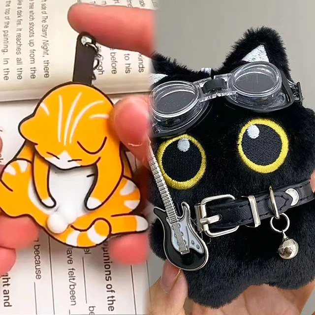 LLAVEROS Y BAG CHARMS