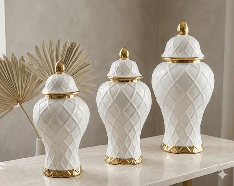 Trio de ánforas: Elegancia Orgánica en Marmolina