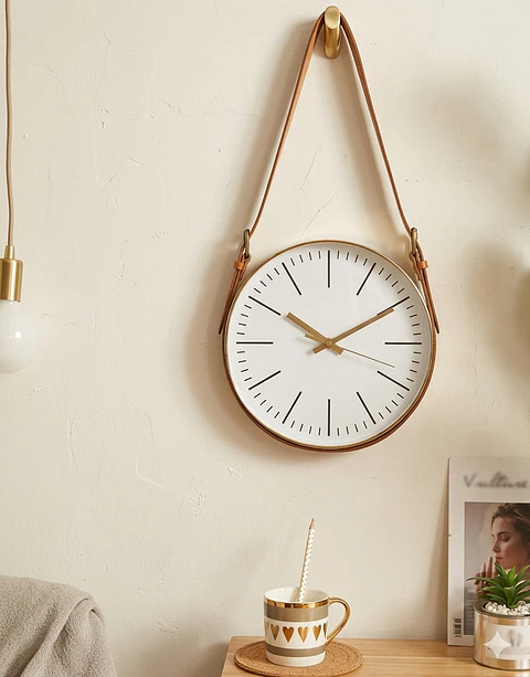 Reloj de Pared "Nórdico Cuero" – Estilo y Calidez en tu Pared