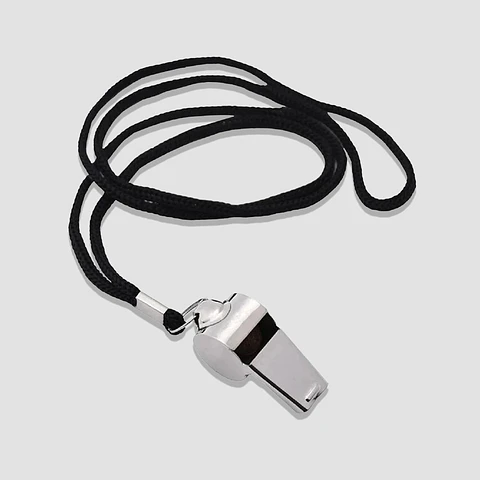 Silbato Metálico de Acero Inoxidable con Cordón – Resistente y No Corrosivo