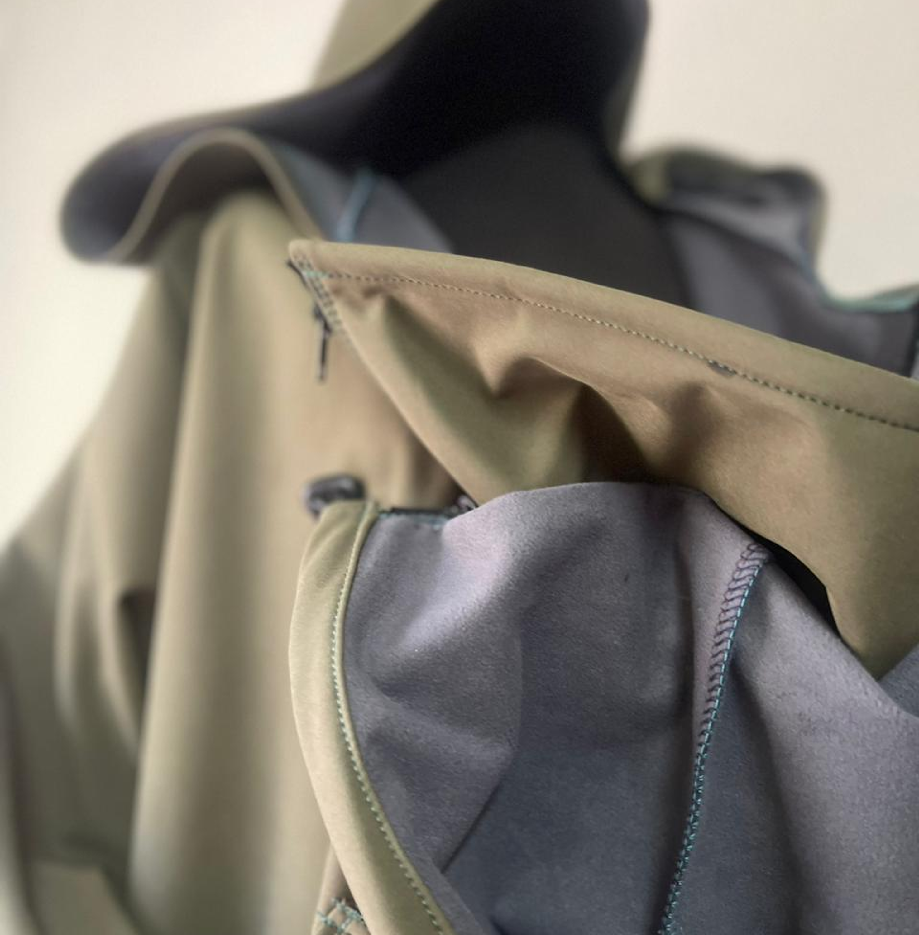 Abrigo de porteo lite impermeable 2