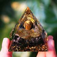 Pirâmide de Orgonite com Ametista para Meditação e Decoração - Thumbnail 4