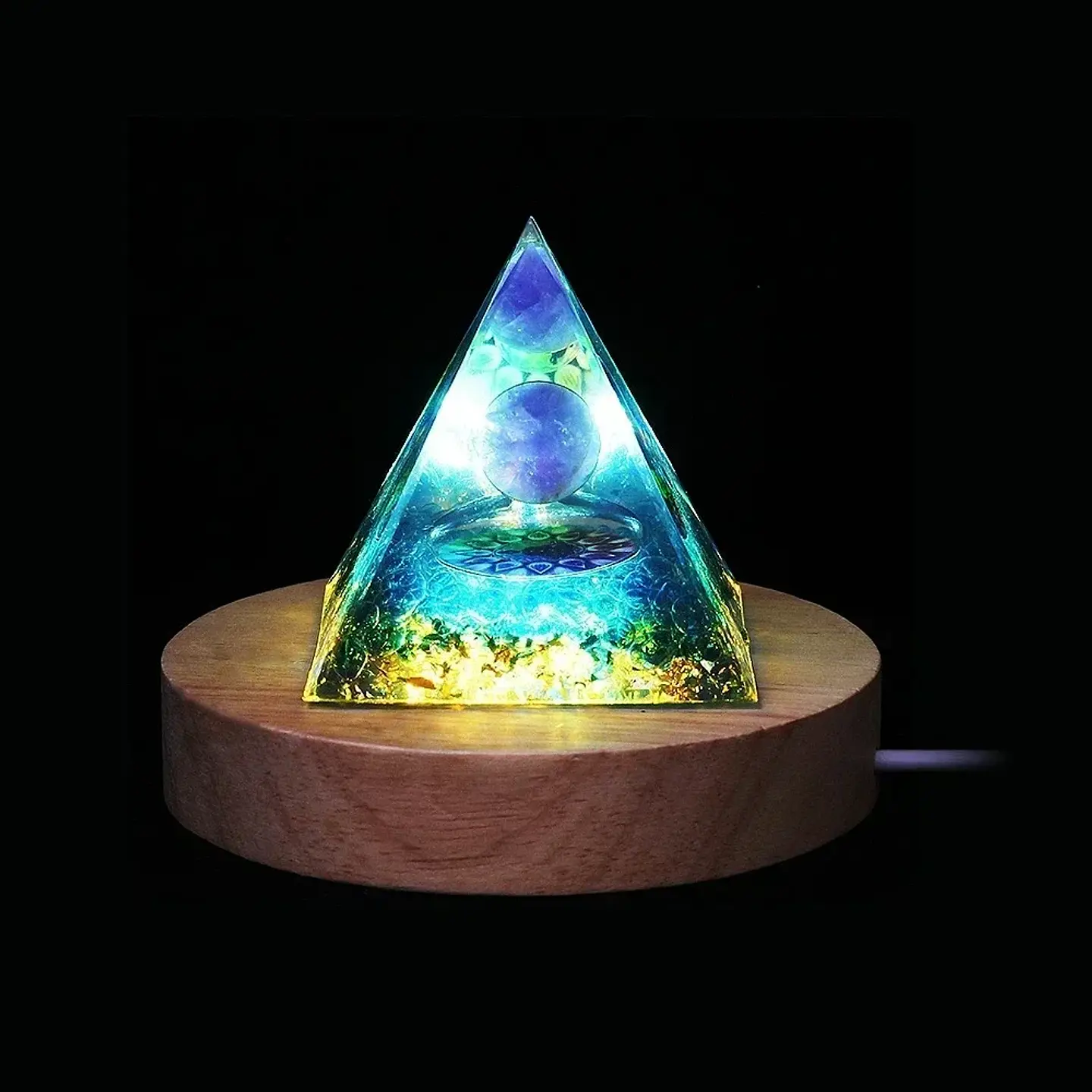 Pirâmide de Orgonite com Ametista para Meditação e Decoração 5