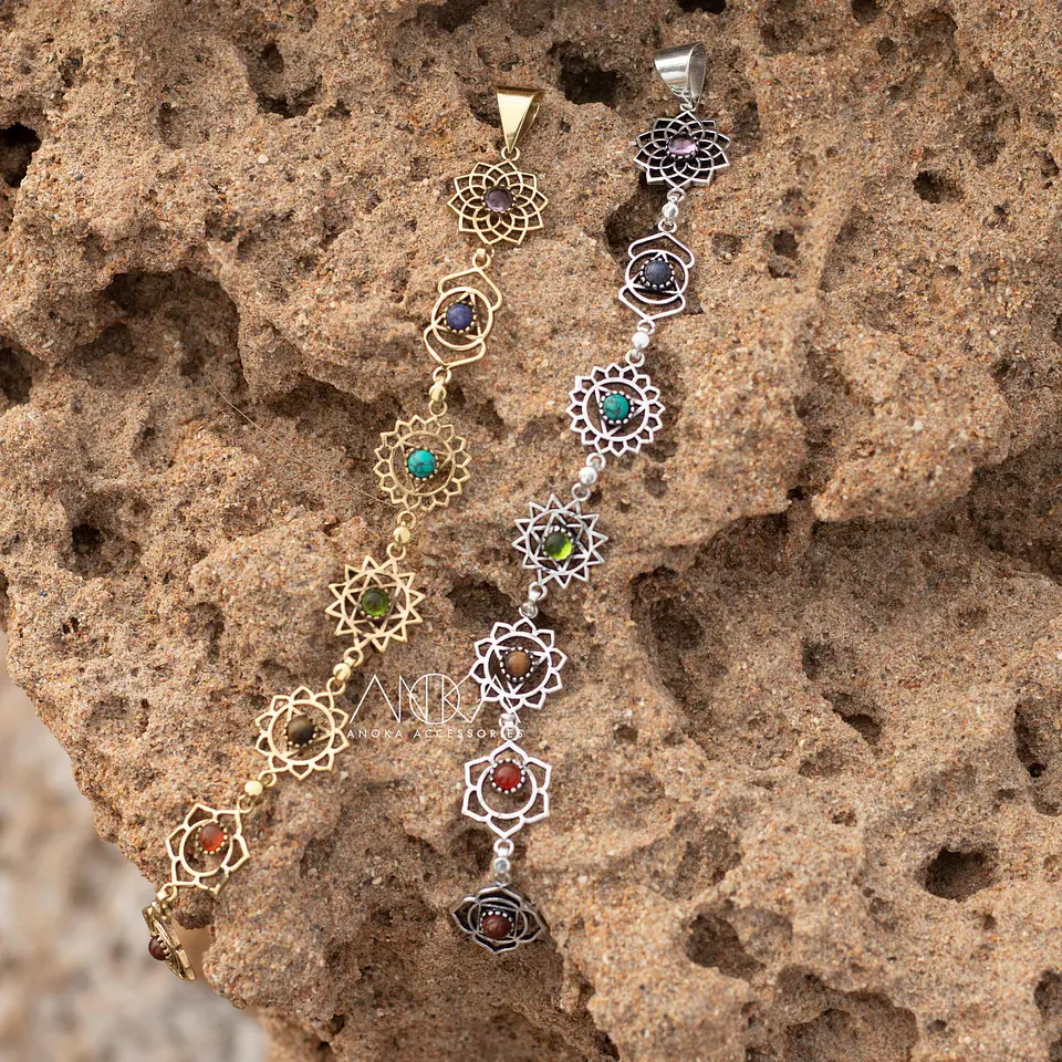 Pingente de pedra dos chakras - colar do karma - colar delicado dourado - colar em camadas - joias dos chakras 3