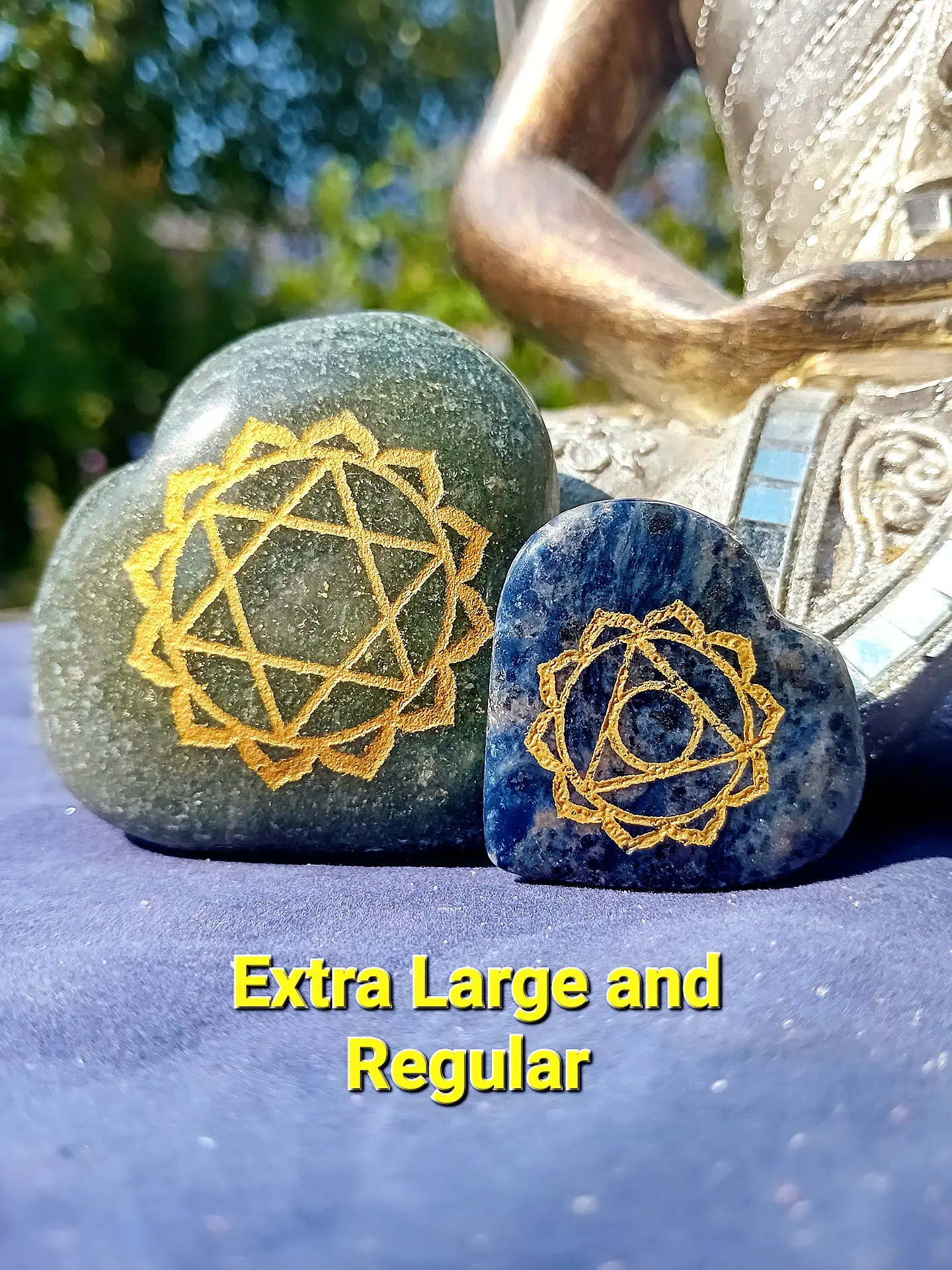 Conjunto de sete pedras dos chakras com guia e bolsa, esculpidas à mão, em formato de coraçãoovalcírculo. 6