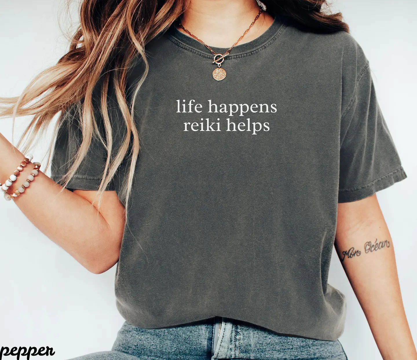 Camiseta Comfort Colors Reiki, Camiseta Life Happens Reiki Helps, Camiseta Espiritual, Camiseta de Cura, Presente para Mestre de Reiki, Camiseta 2