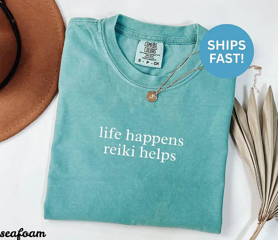 Camiseta Comfort Colors Reiki, Camiseta Life Happens Reiki Helps, Camiseta Espiritual, Camiseta de Cura, Presente para Mestre de Reiki, Camiseta 8