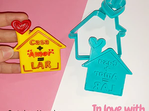 Cortador Casinha c/chaminé + Coração + Marcador Frase: Casa + Amor = LAR