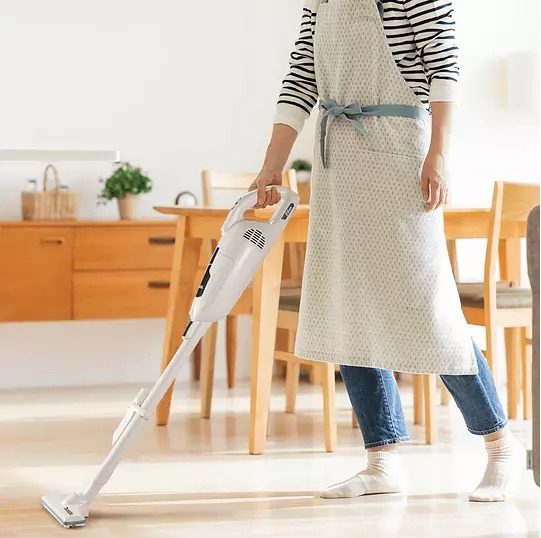 Aspiradora de mano inalámbrica CL114FDWI makita 6