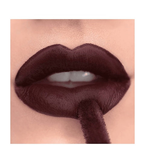 Revolution - Batom líquido Matte Bomb - Satin Chocolate