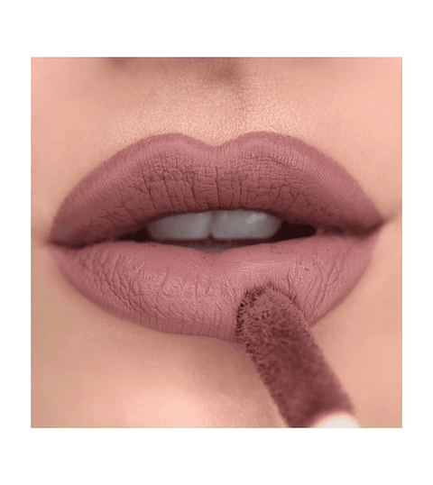 Revolution - Batom líquido Matte Bomb - Delicate Brown
