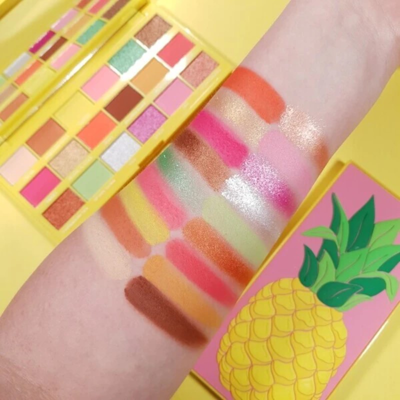 I Heart Revolution - Paleta de sombras Tasty Pineapple 2