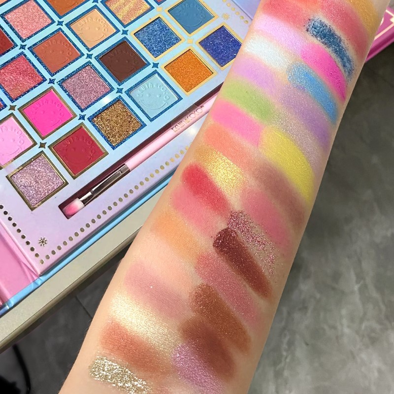 Kevin & Coco - Paleta de sombras Ice Queen - 50 cores 3