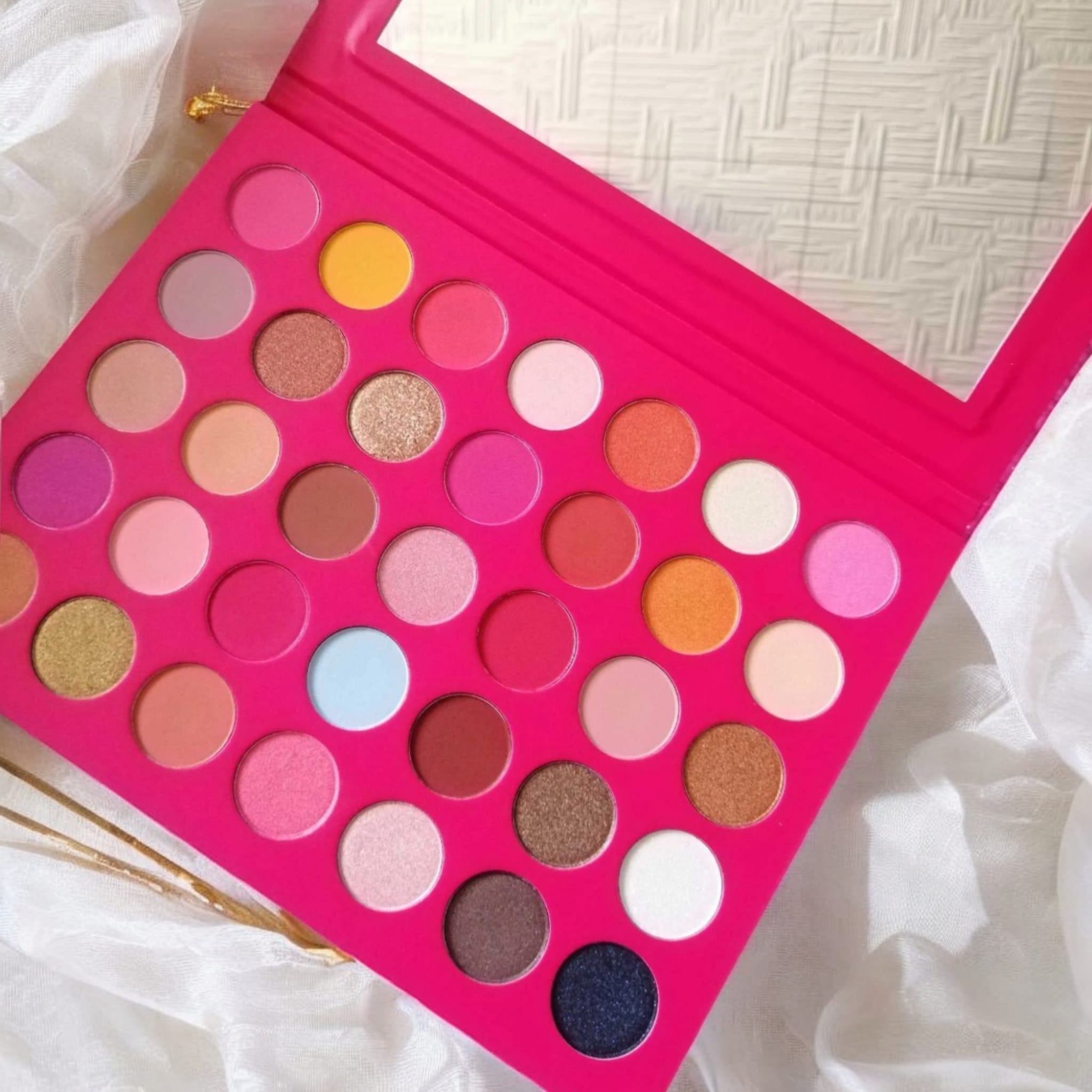 Makeup Obsession - Paleta de 35 Sombras Best Behaviour 1