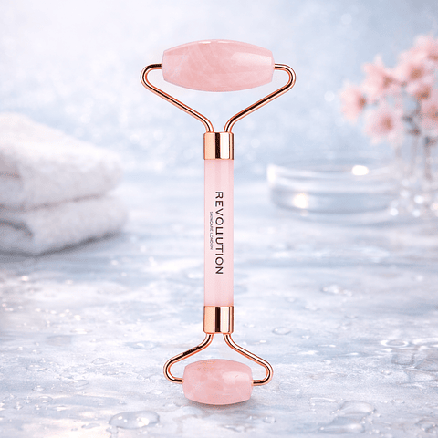 Revolution Skincare – Rolo Facial de Quartzo Rosa