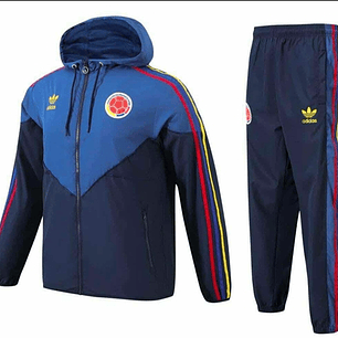 CONJUNTO DE PRESENTACION CON CAPOTA IMPERMEABLE COLOMBIA 2026 AZ/RJ/AM