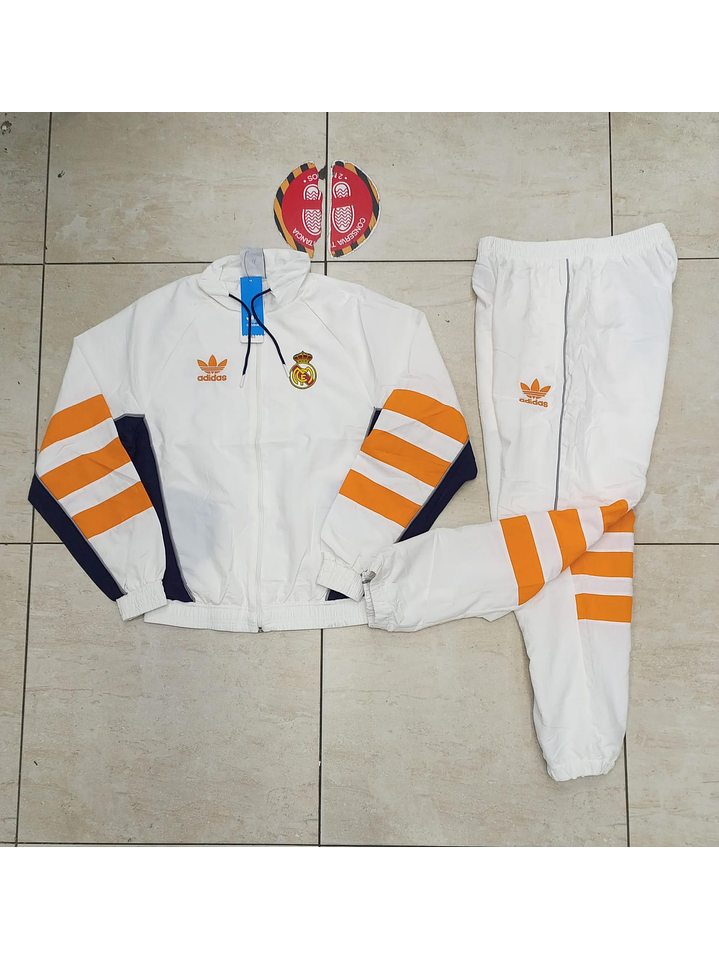 CONJUNTO DE PRESENTACION IMPERMEABLE REAL MADRID 2026 BL/NJ/NE 1