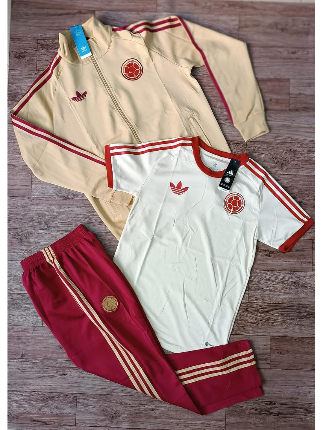 CONJUNTO DE PRESENTACION SELECCION COLOMBIA 3 PIEZAS 2026 BG/RJ 1