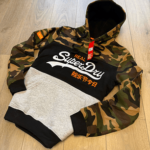 BUZO CAMUFLADO VERDE, GRIS Y NEGRO SUPERDRY