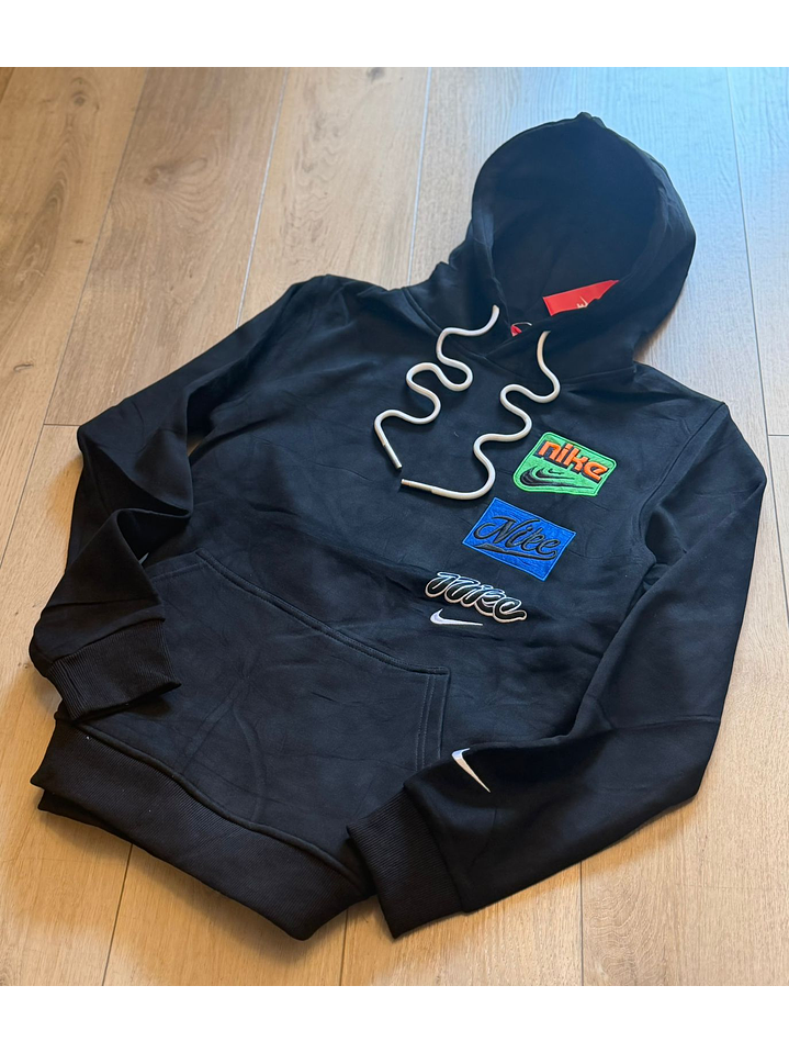 BUZO NIKE NEGRO CON LOGO EN DISTINTOS COLORES  1