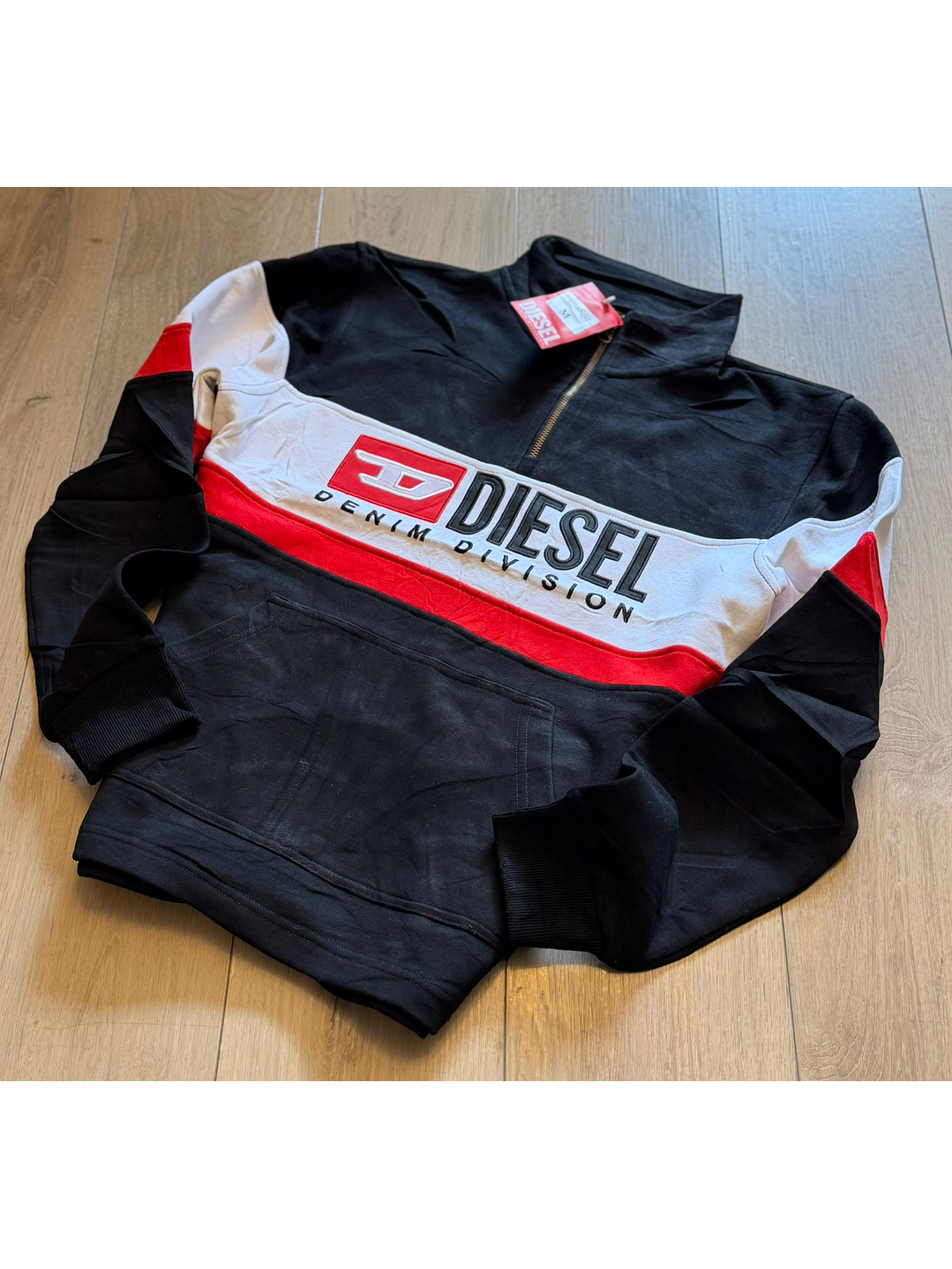 BUZO SIN CAPOTA DIESEL NEGRO CON BLANCO 1