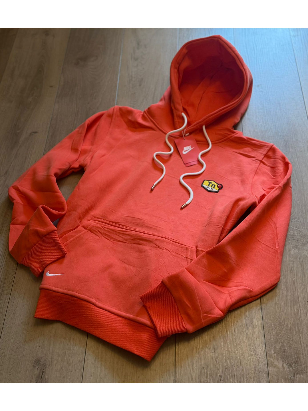 BUZO NIKE ROJO CON LOGO ATRAS 1