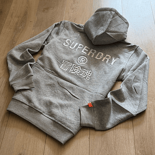 BUZO SUPERDRY GRIS CON LOGO 