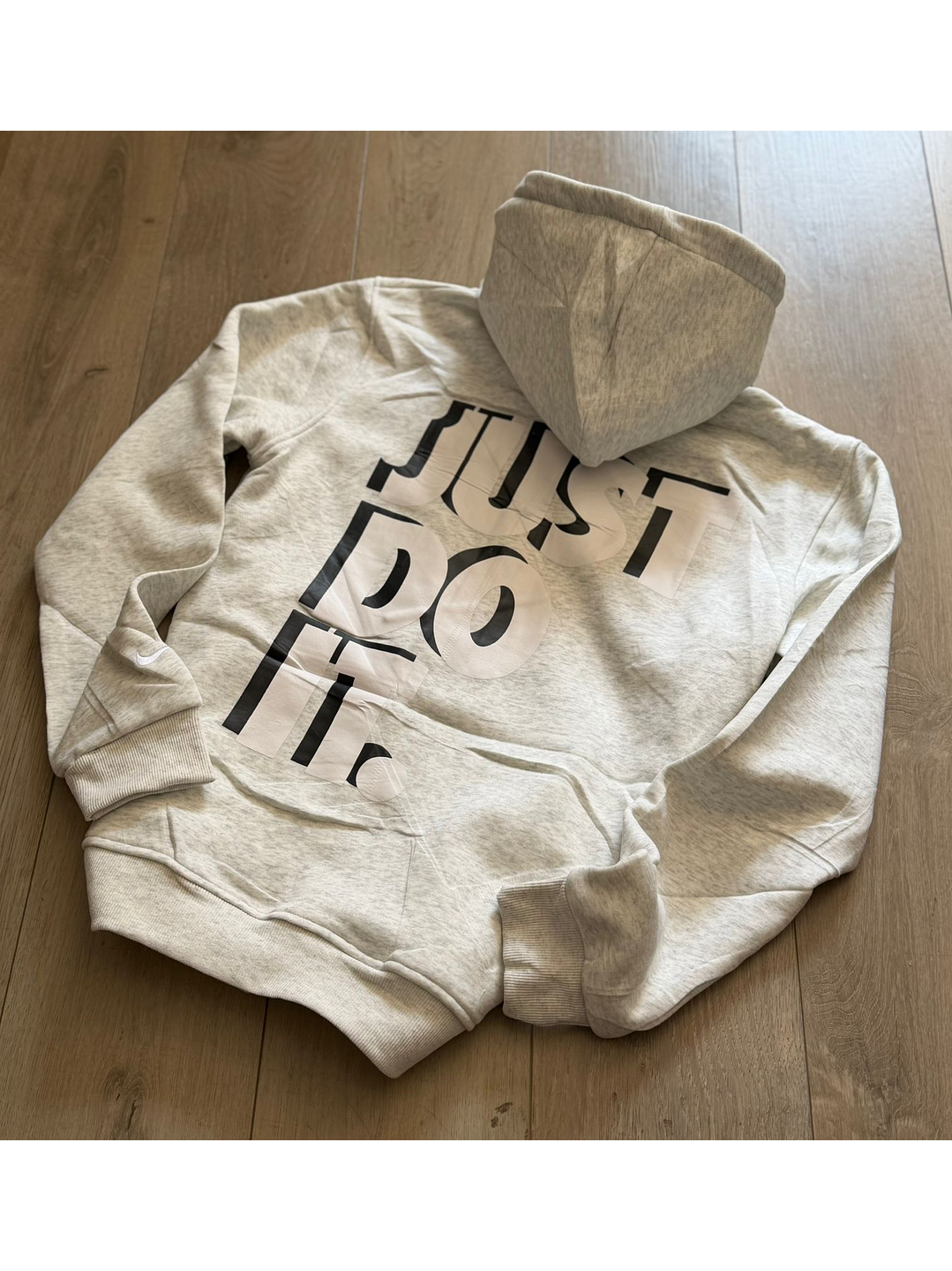 BUZO NIKE GRIS CON LOGO EN DISTINTOS COLORES  2