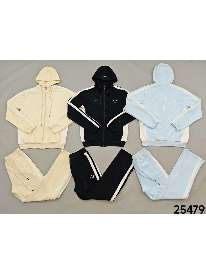 SUDADERA NIKE CON DETALLES BLANCOS 1