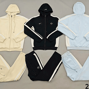 SUDADERA NIKE CON DETALLES BLANCOS