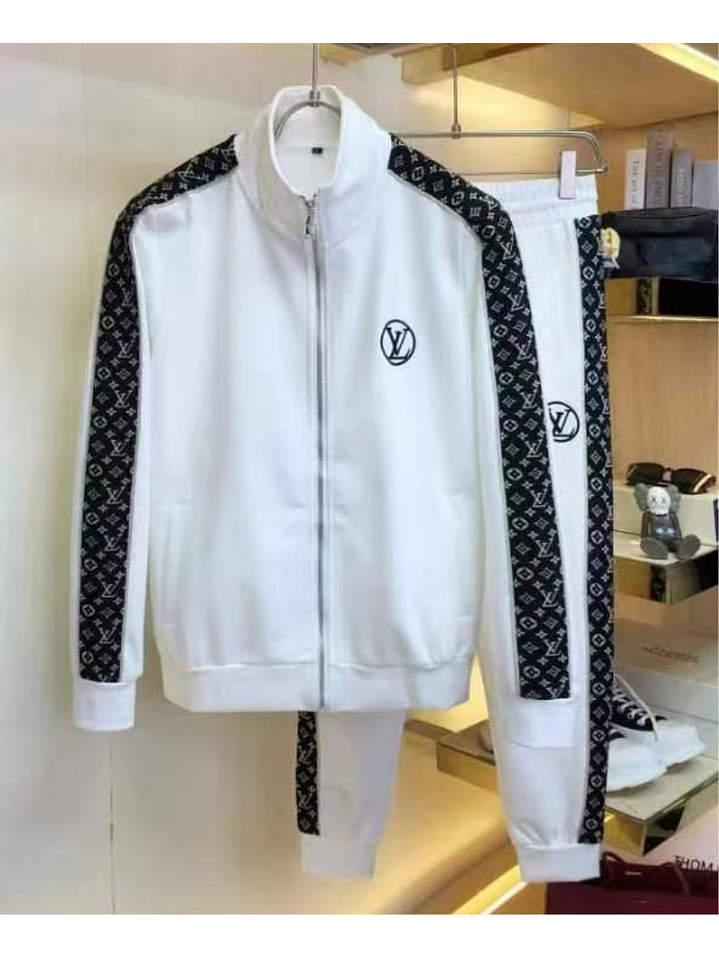 SUDADERA LOUS VUITTON BLANCA CON DETALLES NEGROS 1