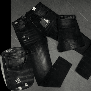 JEAN DSQUARED NEGRO CON LOGOS PEQUEÑAS 