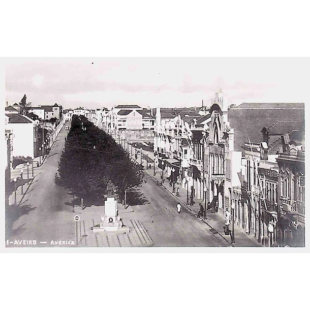 1940's Bilhete Postal de Aveiro. Avenida